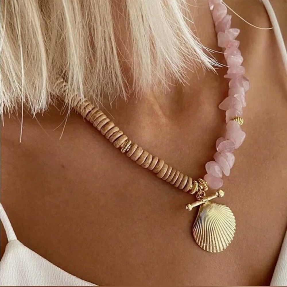 Revolve Blush And Gold Shell Necklace